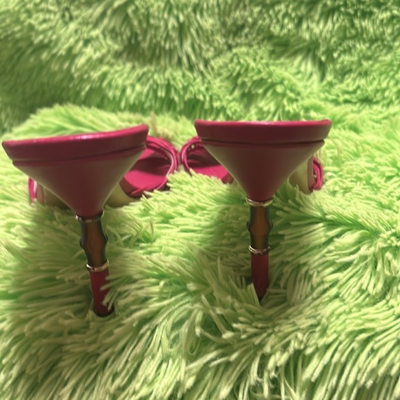 Gucci open toe kitten leather heels beautiful gently used barely worn !!!! - Picture 6 of 6